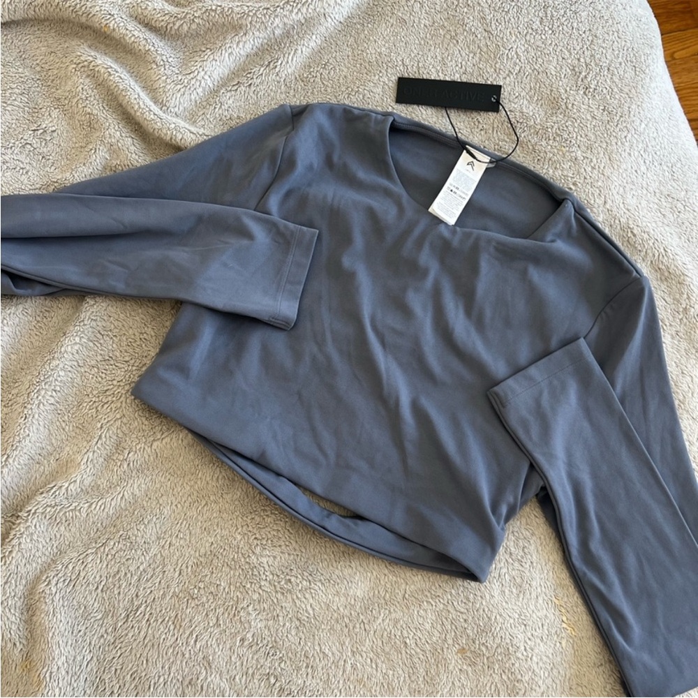 NEW! Oner Active SOFT-MOTION LONG SLEEVE CROP TOP Granite Blue Large - Picture 2 of 4